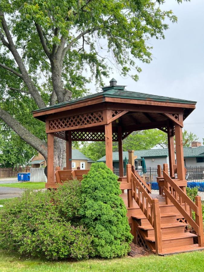 Viking Arms Inn - Ludington Buitenkant foto