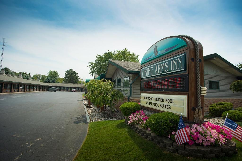 Viking Arms Inn - Ludington Buitenkant foto